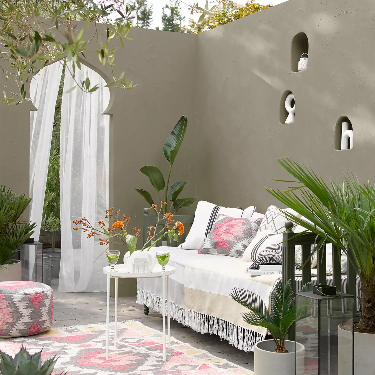 Sandtex® Ultra Smooth Masonry Paint Dark Stone - 5L 3 Sandtex® Ultra Smooth Masonry Paint Dark Stone - 5L - Image 3