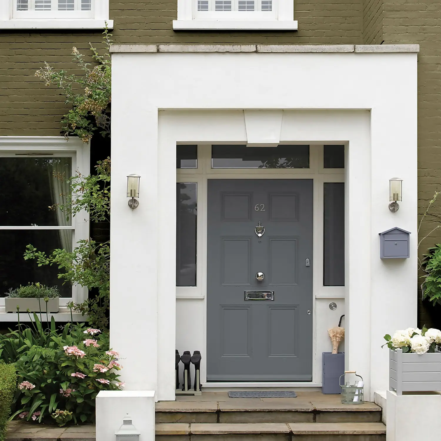 Sandtex® Ultra Smooth Masonry Paint Olive - 5L 5 Sandtex® Ultra Smooth Masonry Paint Olive - 5L - Image 5