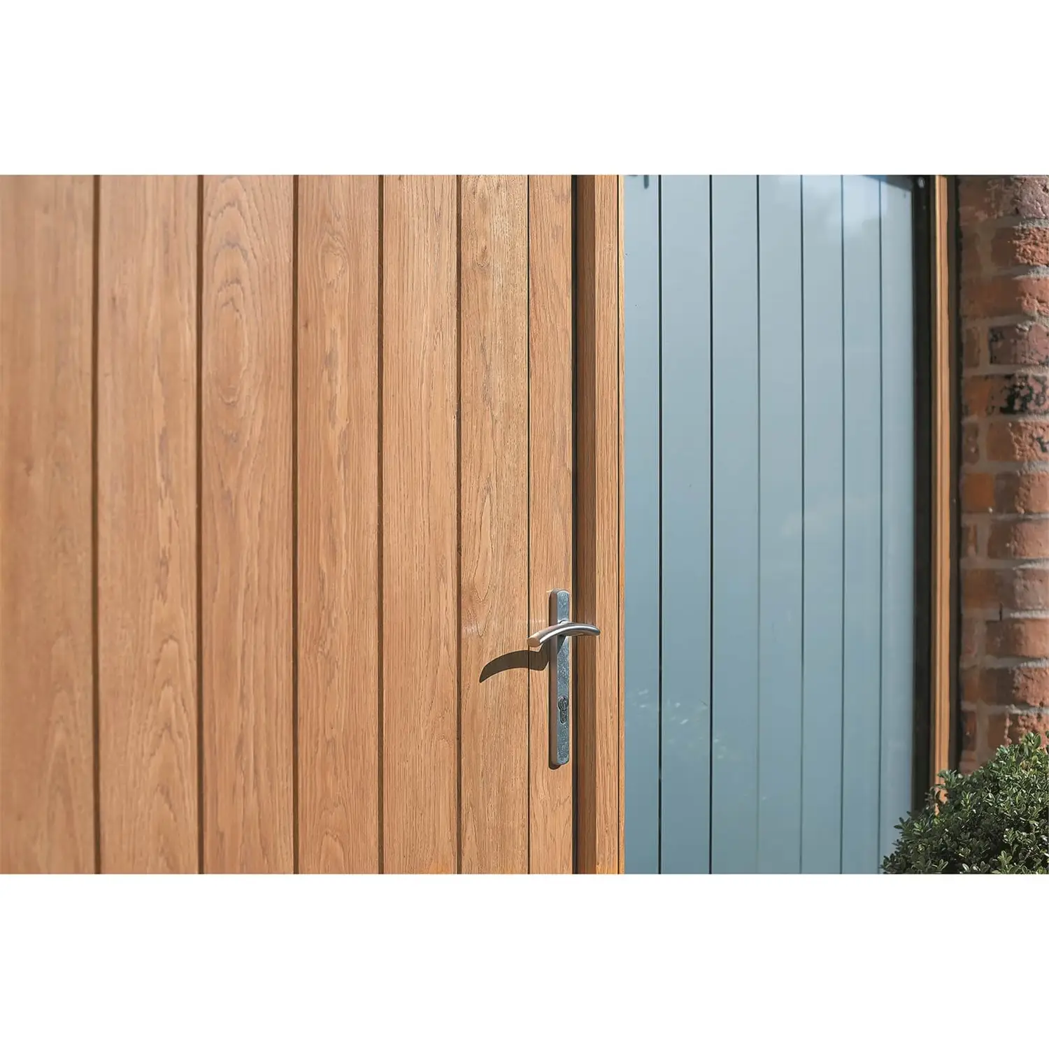 Ronseal Crystal Clear Outdoor Varnish Matt - 250ml 2 Ronseal Crystal Clear Outdoor Varnish Matt - 250ml - Image 2