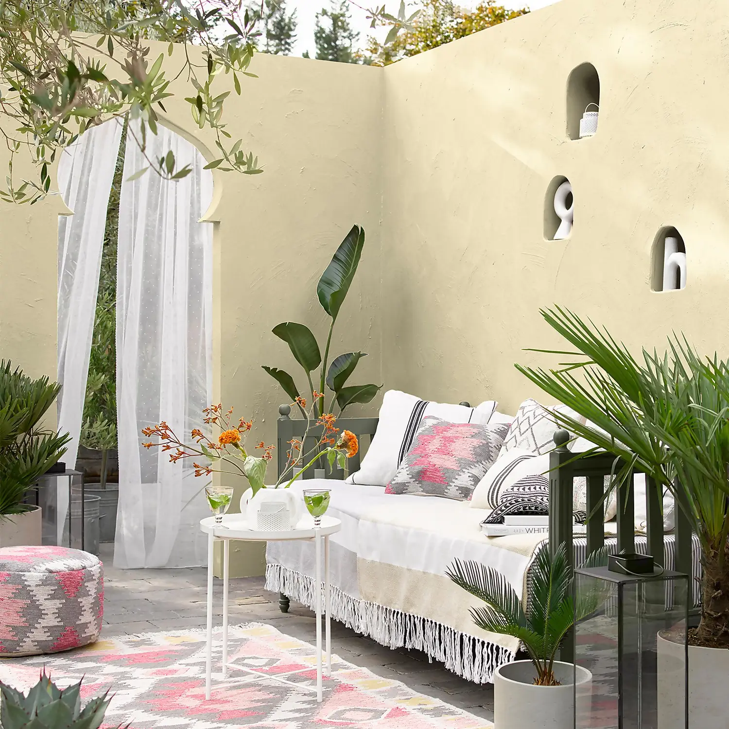 Sandtex® Ultra Smooth Masonry Paint Cornish Cream - 5L 3 Sandtex® Ultra Smooth Masonry Paint Cornish Cream - 5L - Image 3