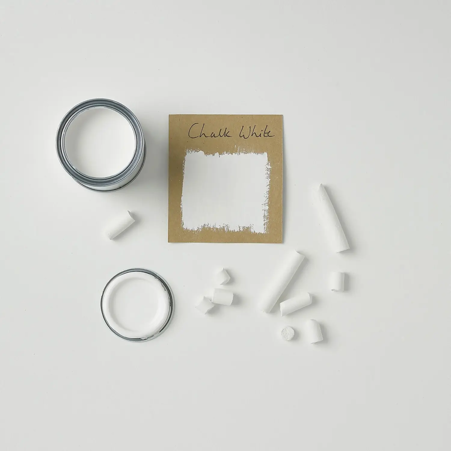 Rust-Oleum Chalky Floor Paint Chalk White - 2.5L 2 Rust-Oleum Chalky Floor Paint Chalk White - 2.5L - Image 2