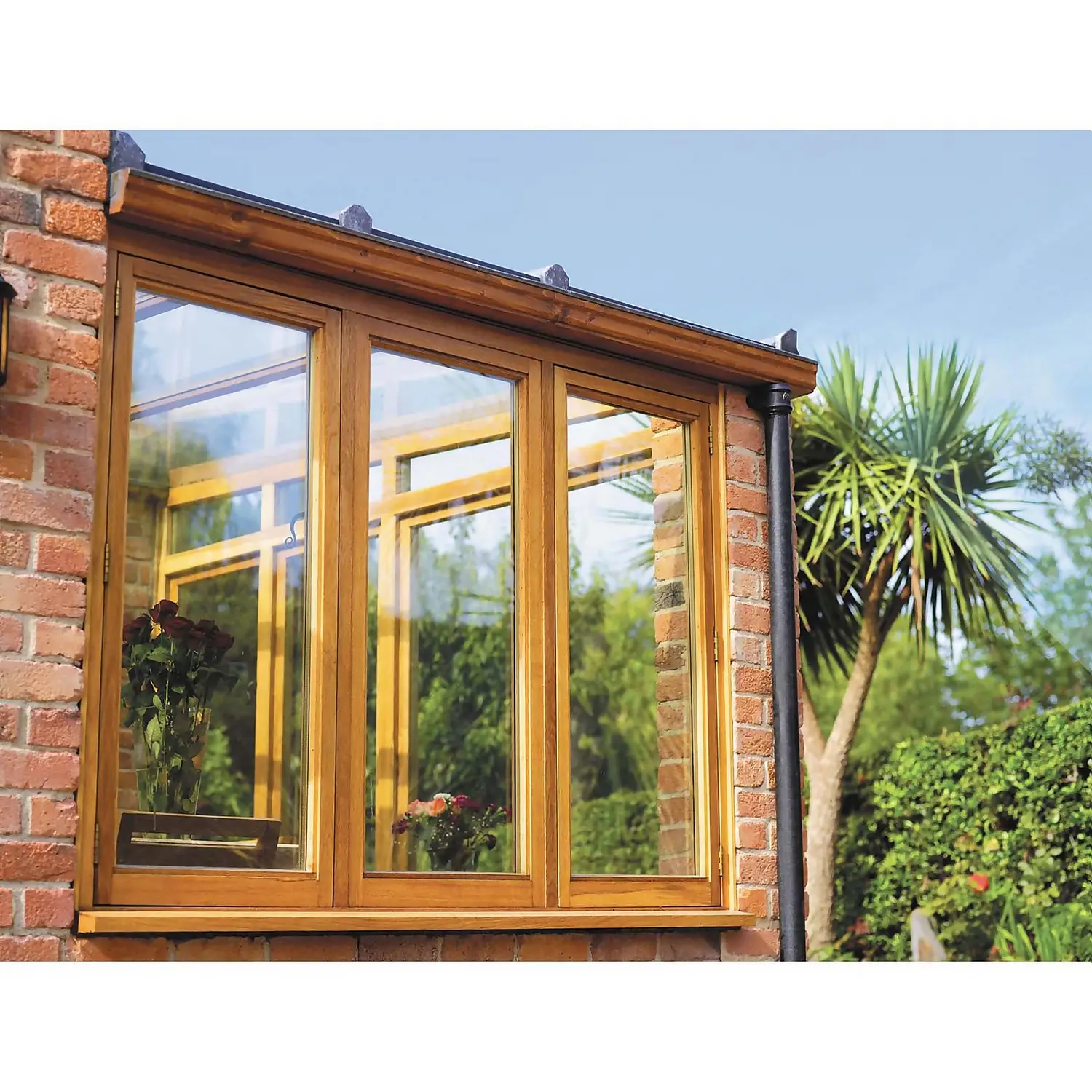 Ronseal Quick Drying Woodstain - Natural Oak Satin 2.5L 4 Ronseal Quick Drying Woodstain - Natural Oak Satin 2.5L - Image 4