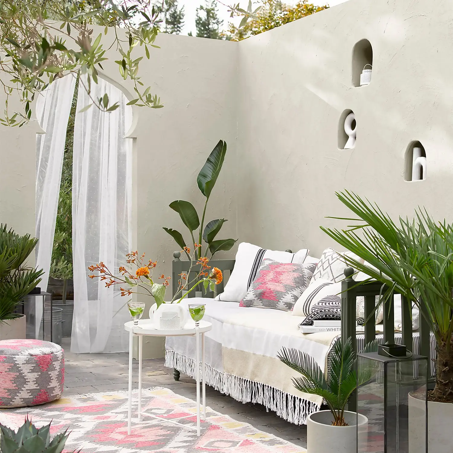 Sandtex® Ultra Smooth Masonry Paint Chalk Hill - 10L 3 Sandtex® Ultra Smooth Masonry Paint Chalk Hill - 10L - Image 3