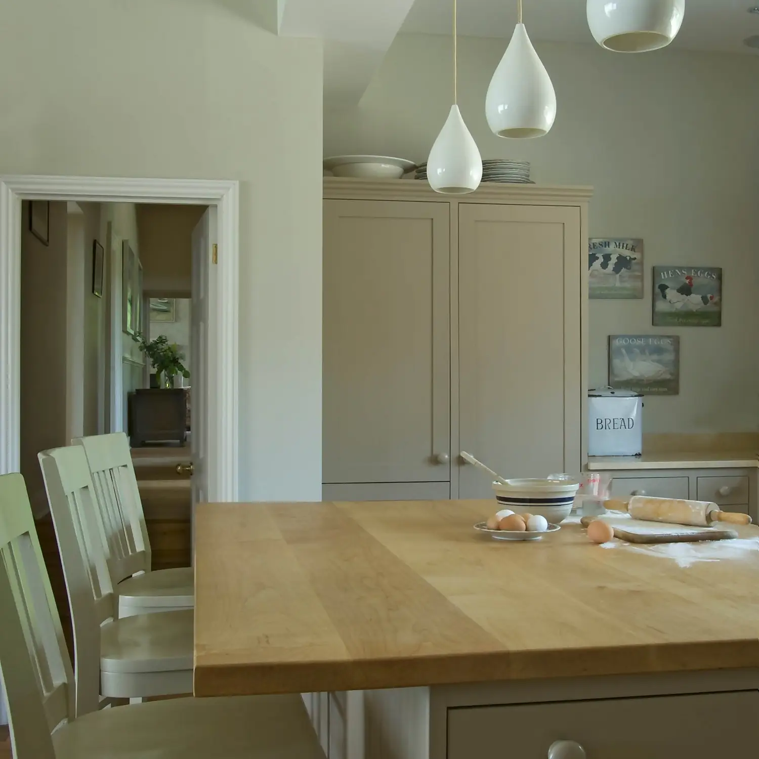 Farrow & Ball Estate Matt Emulsion Paint Shaded White - Tester 100ml 2 Farrow & Ball Estate Matt Emulsion Paint Shaded White - Tester 100ml - Image 2