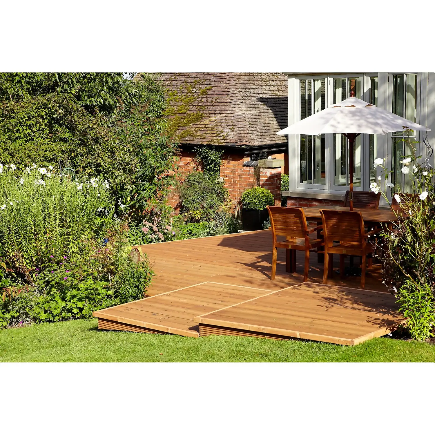 Ronseal Ultimate Protection Decking Stain Country Oak - 5L 4 Ronseal Ultimate Protection Decking Stain Country Oak - 5L - Image 4